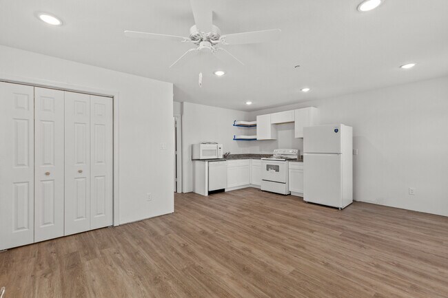Building Photo - 4125 Compton Ln