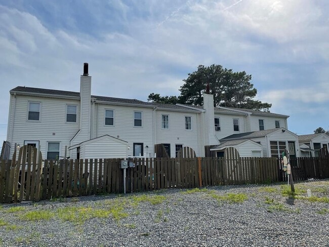 Building Photo - 7195 Bunting Rd