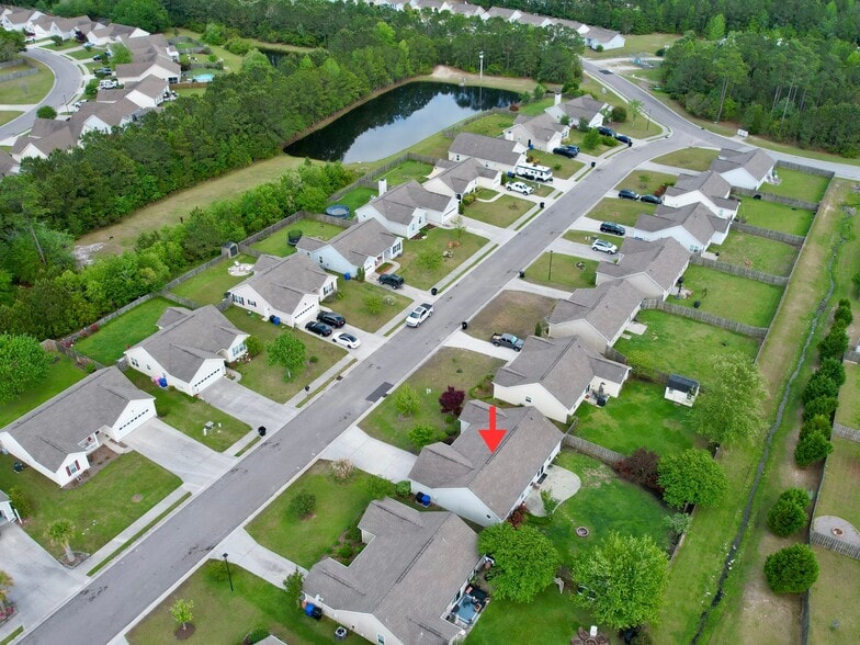 Building Photo - 213 Red Carnation Dr