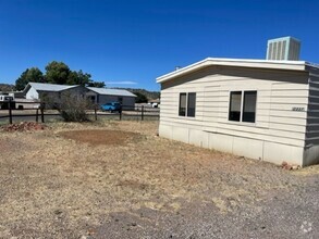 Building Photo - 2 bed 2 bath double wide mobile with Evapo...