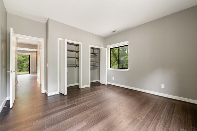 Building Photo - Beautifully Remodeled 3 Bedroom + 2 Full Bath Home!