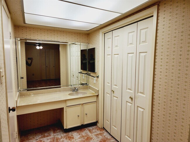 Building Photo - 7615 Fur Market Dr