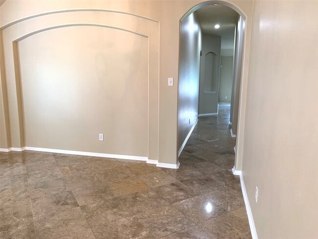 Building Photo - 2822 Chalet Knolls Ln