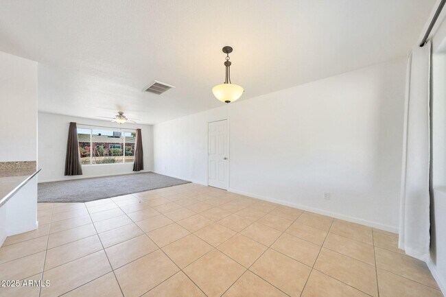 Building Photo - 8507 E Mariposa Dr