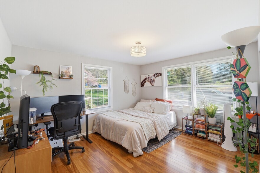 Building Photo - 9008 Autoville Dr