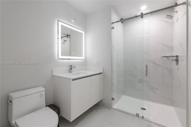 Building Photo - 700 NE 24th St