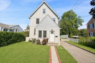 Building Photo - 288 Crestwood Ave