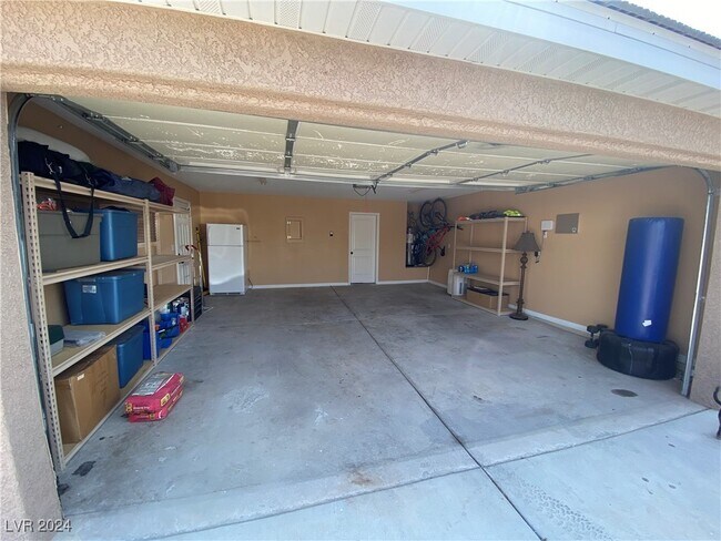 Building Photo - 1005 E McKnight Ave