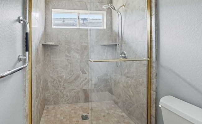 Building Photo - Beautifully Maintained 2 Bed / 2 Bath Home in Gated West Village Community