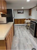 Building Photo - 878 Southern Dr