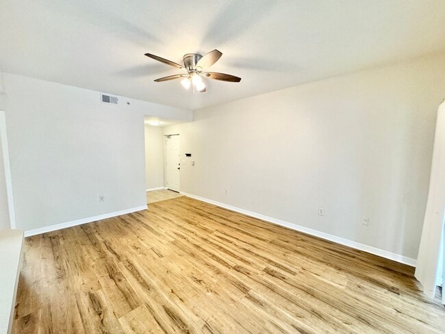 Building Photo - ** FAIRWAY PRESERVE ** 2 BED / 2 BATH COND...
