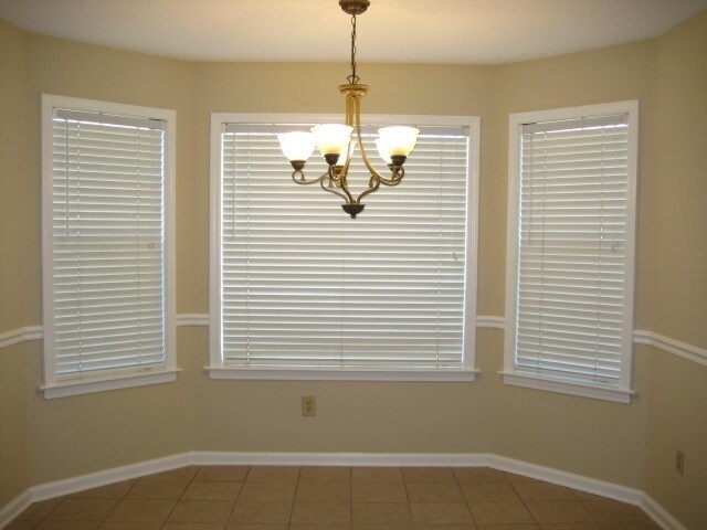 Building Photo - 1383 River Ridge Dr