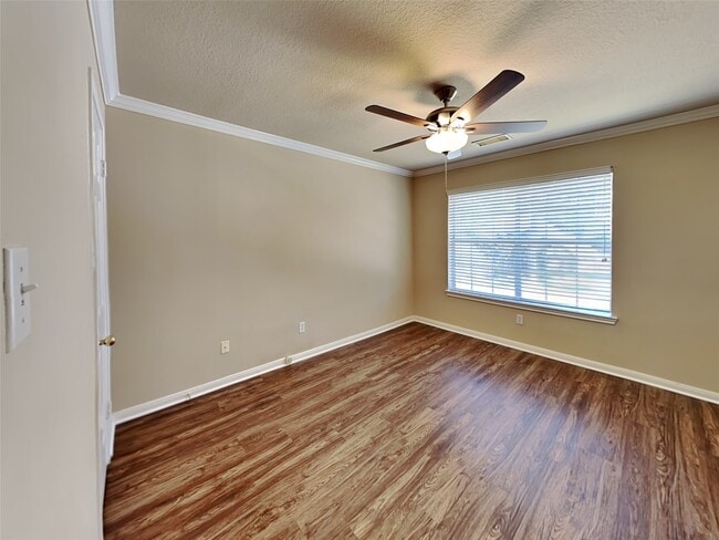 Building Photo - 13143 Mills River St