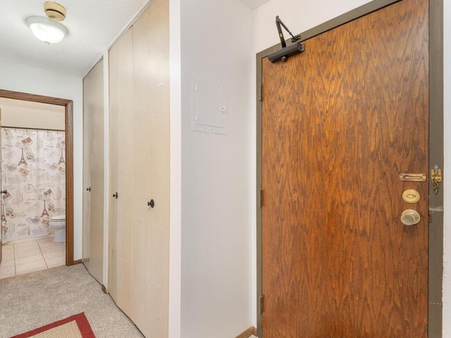 Building Photo - 4101 Parklawn Ave