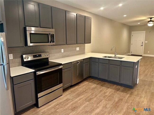 Building Photo - 311 Craddock Ave
