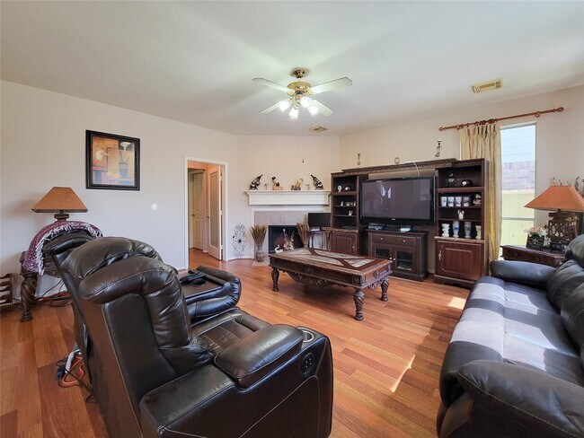 Building Photo - 8002 Weeping Willow Pl