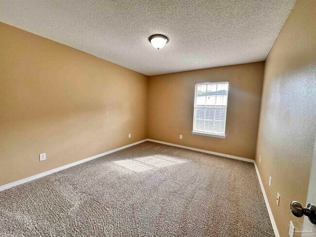 Building Photo - 4856 Genevive Ct