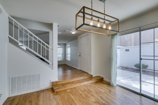 Building Photo - 2838 Dawn Crossing Dr