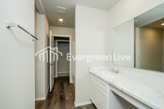 Building Photo - 10187 E Biswell Ln