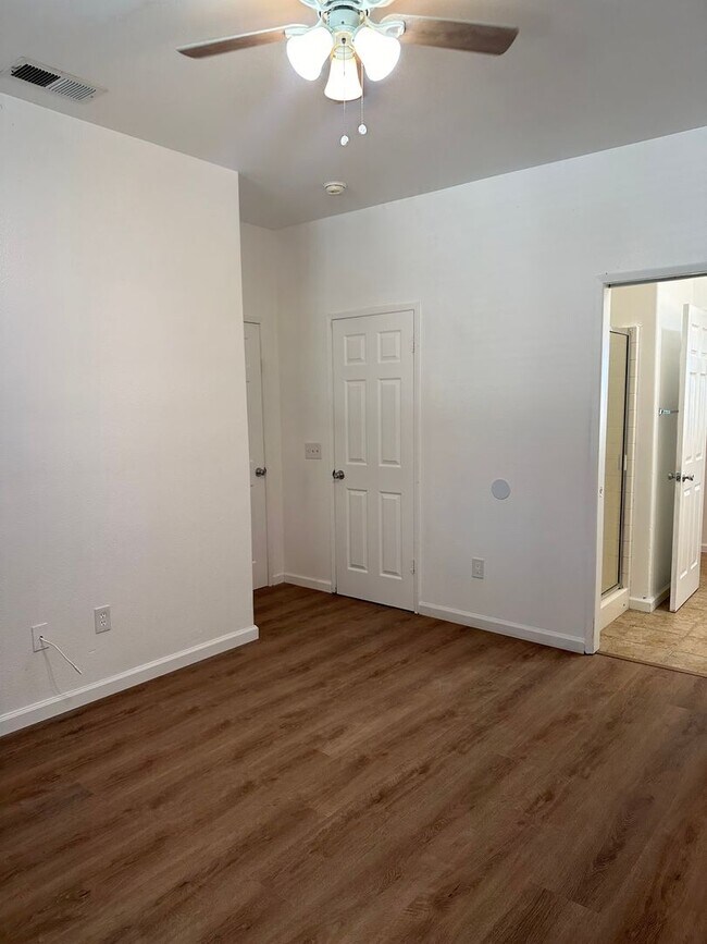 Building Photo - Spacious 4-Bedroom Home with Office, 3 Full Baths, and Modern Amenities