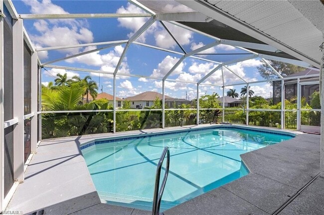 Building Photo - 2101 SW 29th Terrace