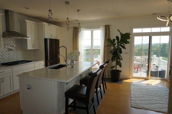 Building Photo - 127 Brentwood Cir