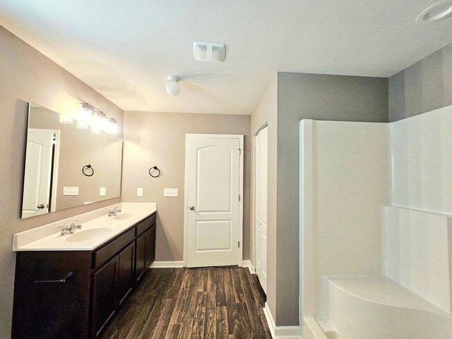 Building Photo - Well Maintained Home  Built in 2019