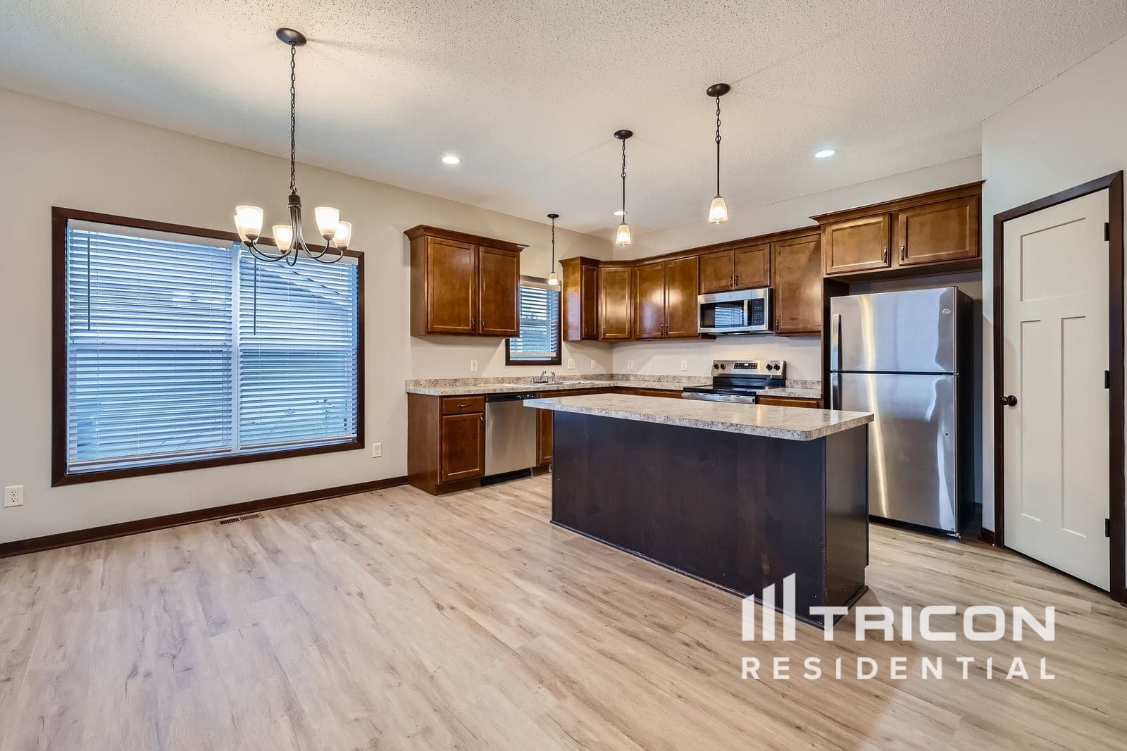 Building Photo - 1074 Landings Ln