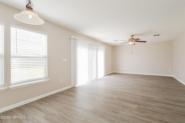 Building Photo - 683 Southland Ln