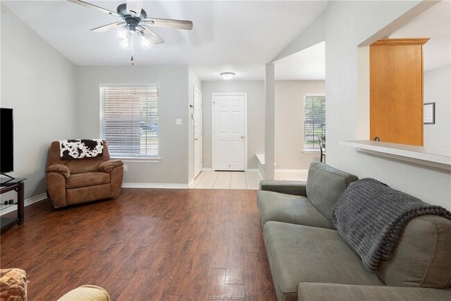 Building Photo - 3609 Oldenburg Ct