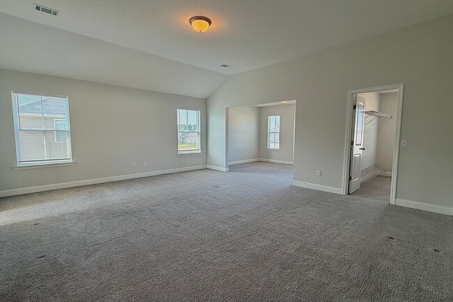 Building Photo - 44 Rimes Ave SE