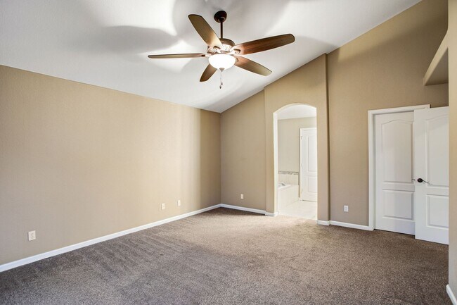 Building Photo - Stunning Updated Patio Home in Highland Me...