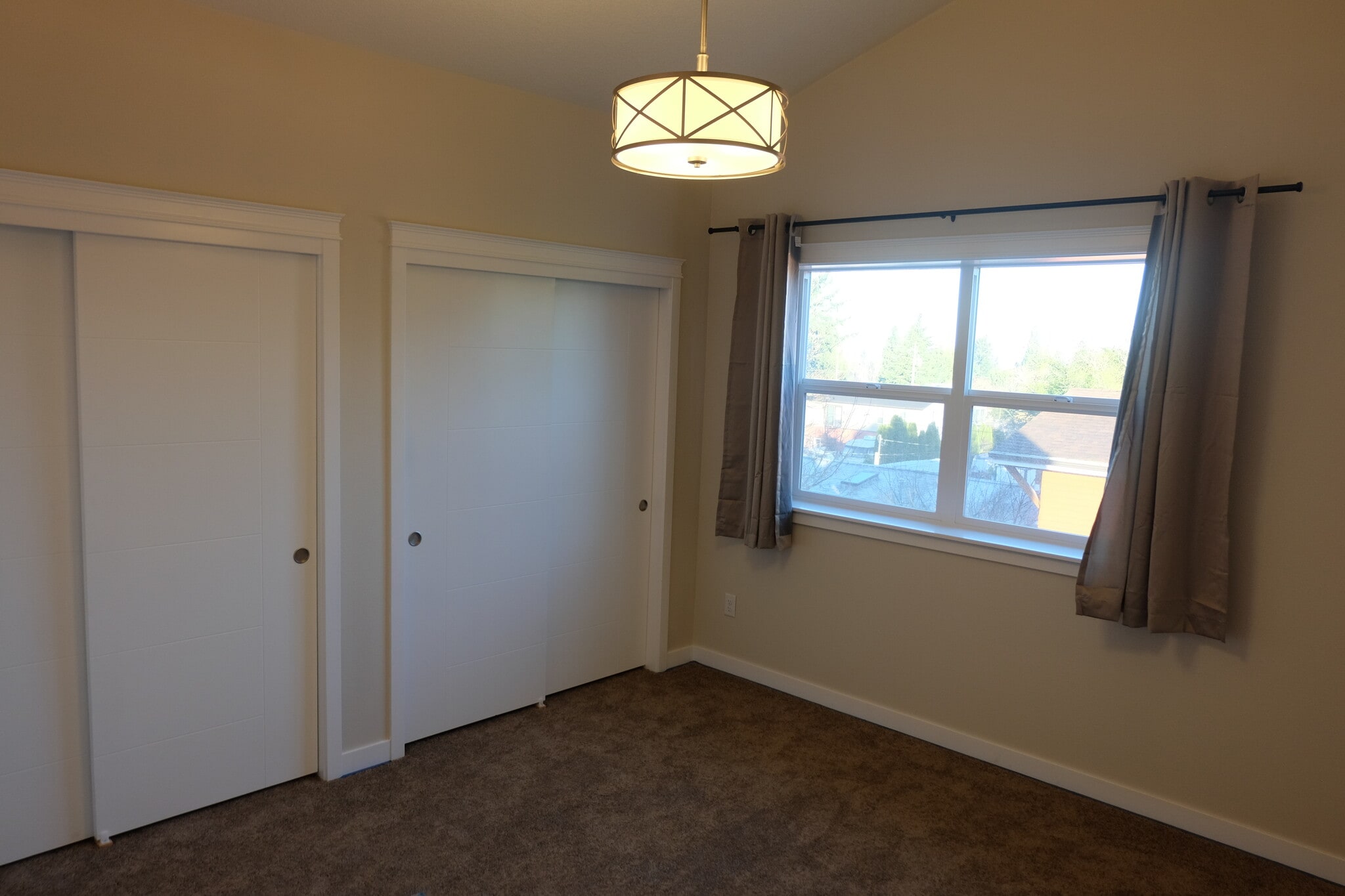 Building Photo - 5883 NE Failing St