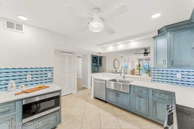 Building Photo - 1125 Jimmy Buffett Mem Hwy