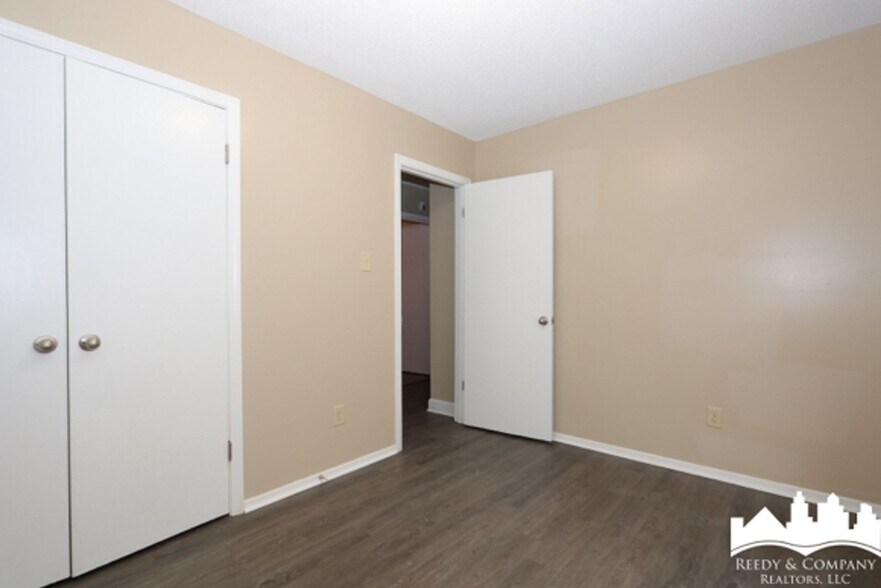 Building Photo - 5343 Cedar Bluff Dr