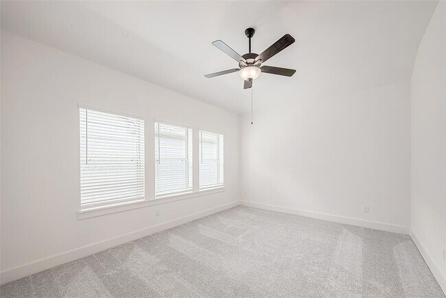 Building Photo - 15123 Parkland Canyon Dr