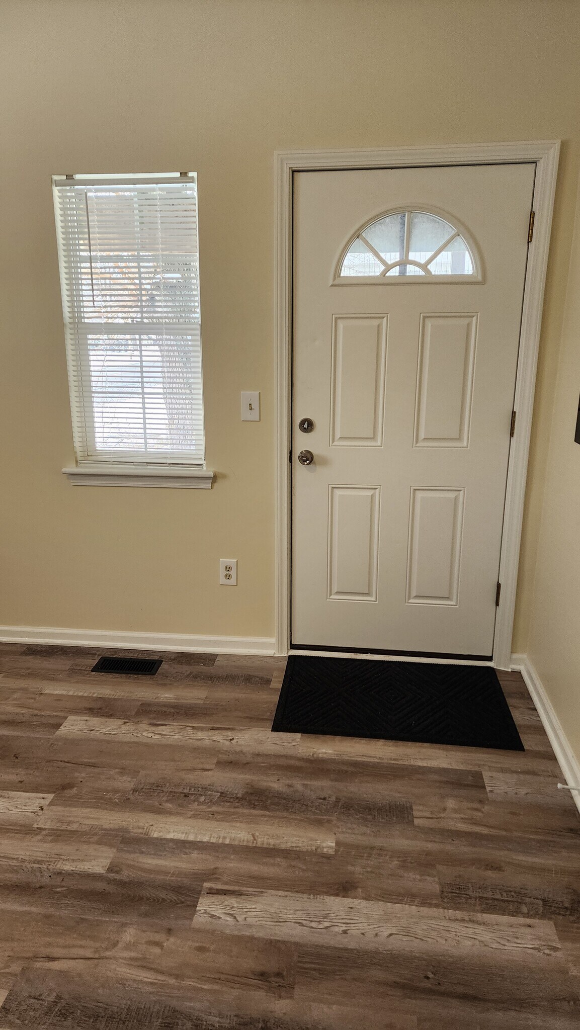 U1 - Kitchen Backdoor - 42 S Adams St