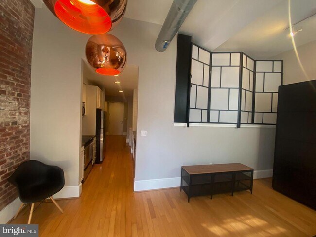 Building Photo - 2035 2nd St NW