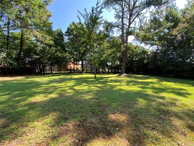 Building Photo - 306 Oakwild Dr