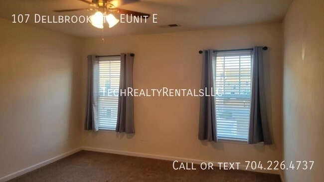 Building Photo - 107 Dellbrook St