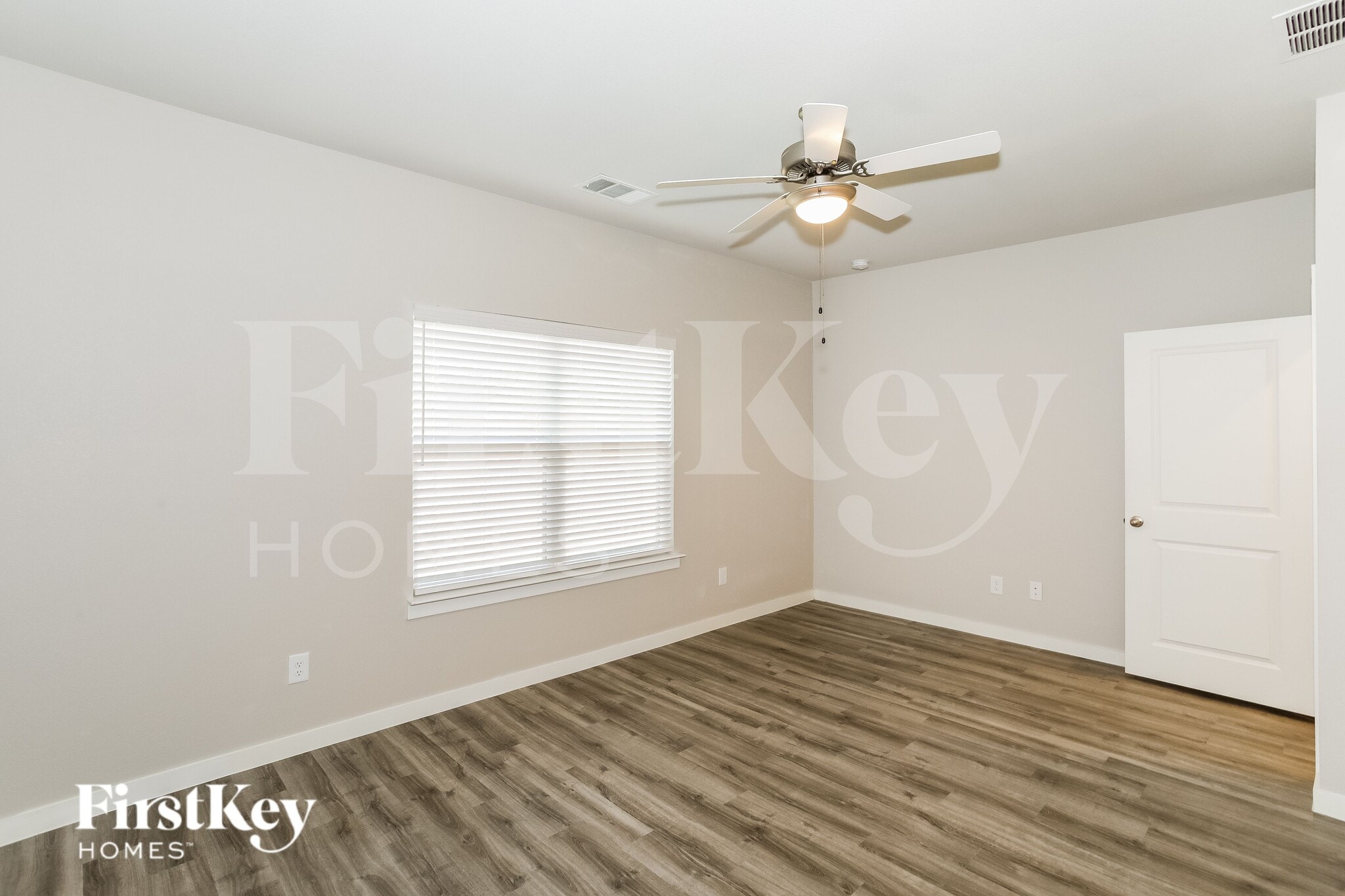 Building Photo - 619 Ava Trl