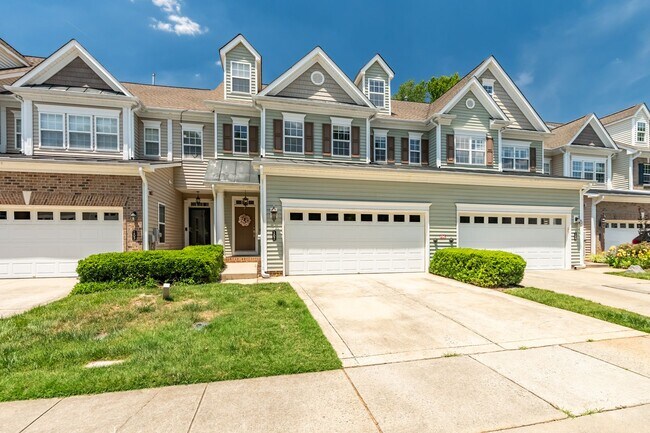 Building Photo - Gorgeous Lake Hogan Farms townhome available NOW!