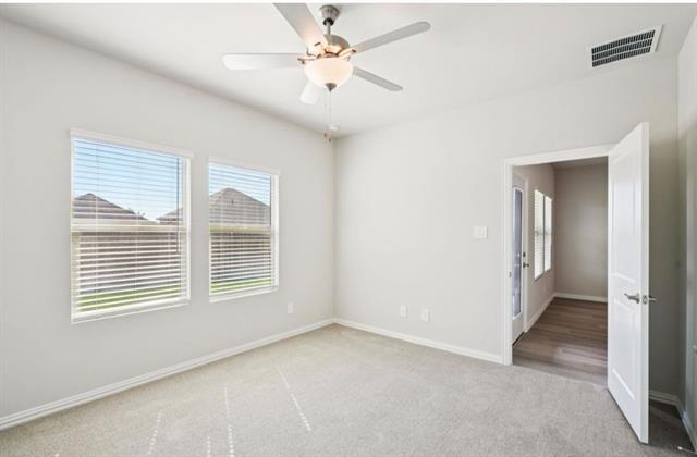 Building Photo - 517 Clover Crk Dr