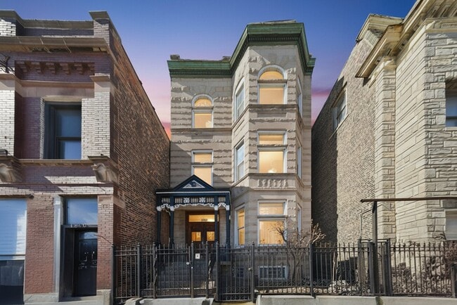 Building Photo - 1838 S Ashland Ave