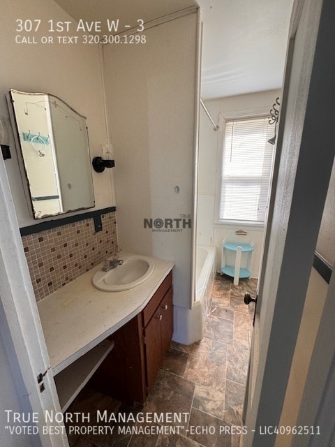 Building Photo - 307 1st Ave W