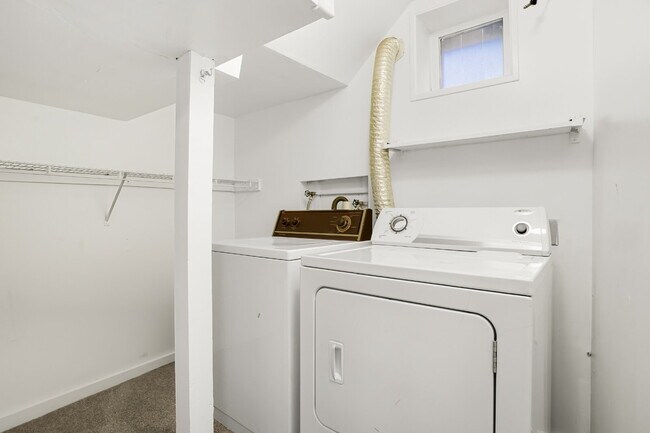 Building Photo - City Park - 1 Bedroom / 1 Bath - Washer & ...