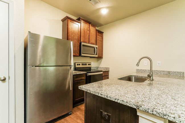Building Photo - 1212 Highwood Ln
