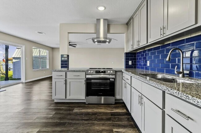 Building Photo - 416 Kickapoo Dr