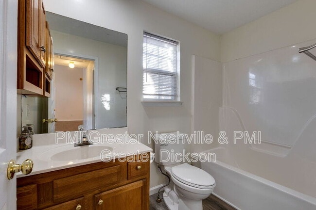 Building Photo - 175 Station Dr