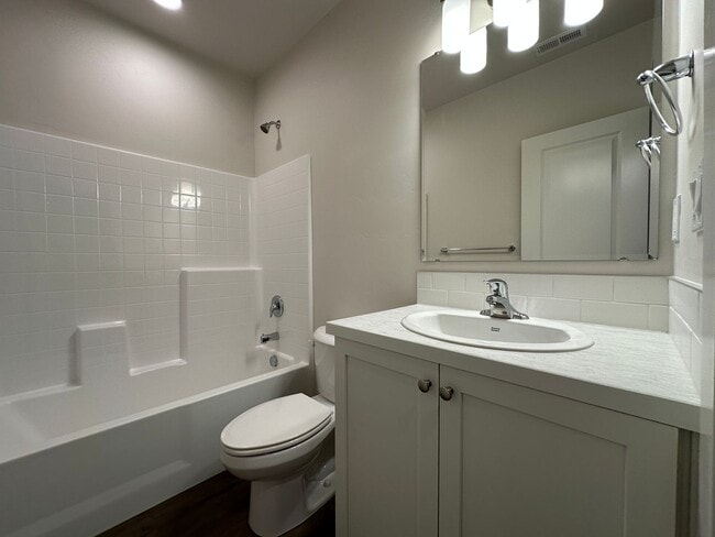 Building Photo - 3bed, 2bath 1,201sq.ft. 2car garage home in Shadow Glen Subdivision - Caldwell